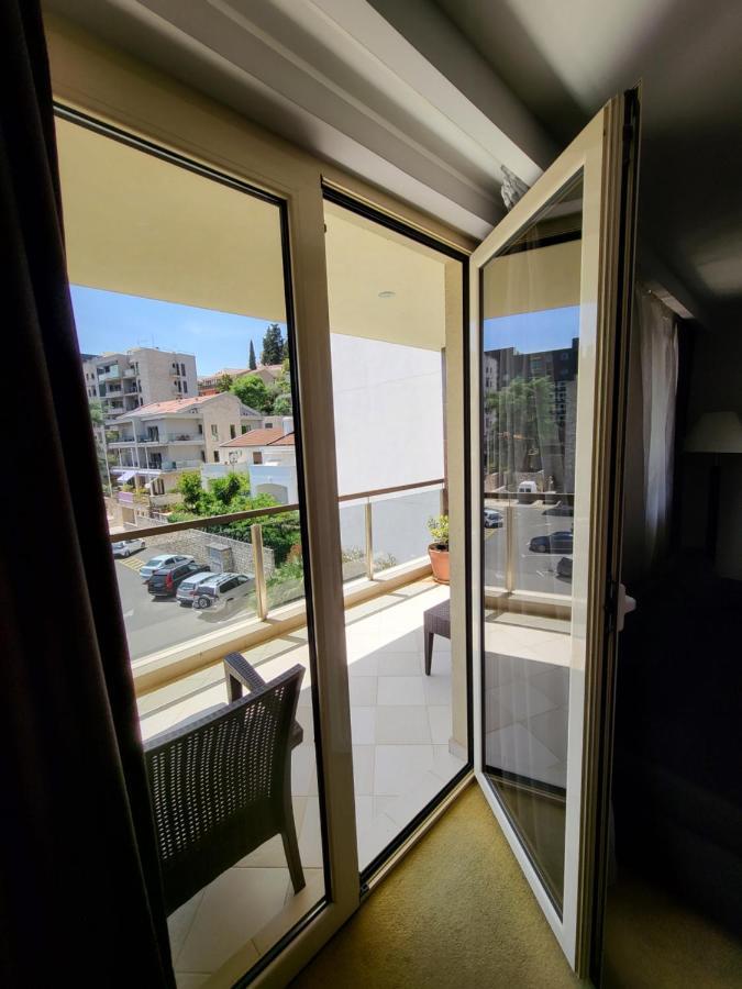 Apartments M Palace Budva Exterior photo